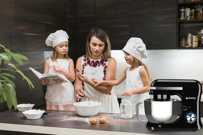 Køkkenmaskine 1700 W – 4,5 L Skål + GRATIS dekorationssæt