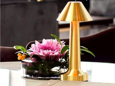 Smart Lampe med Touch Funktion – 3-Trins Lys & Genopladelig Batteri