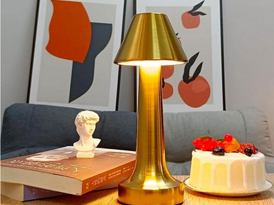Smart Lampe med Touch Funktion – 3-Trins Lys & Genopladelig Batteri