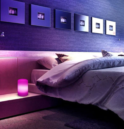 Grundig trådløs lampe -  som kan lyse i alverdens farver inkl. fjernbetjening